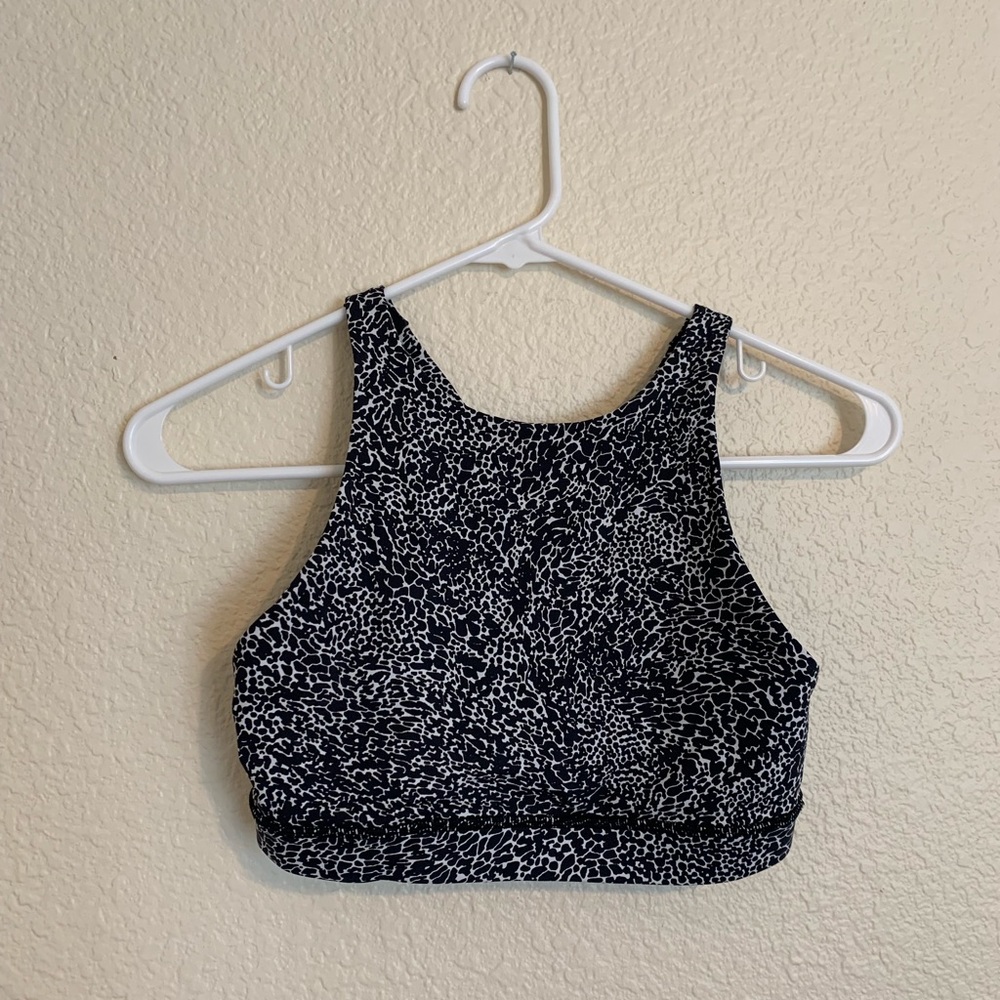 Lululemon high neck sports bra